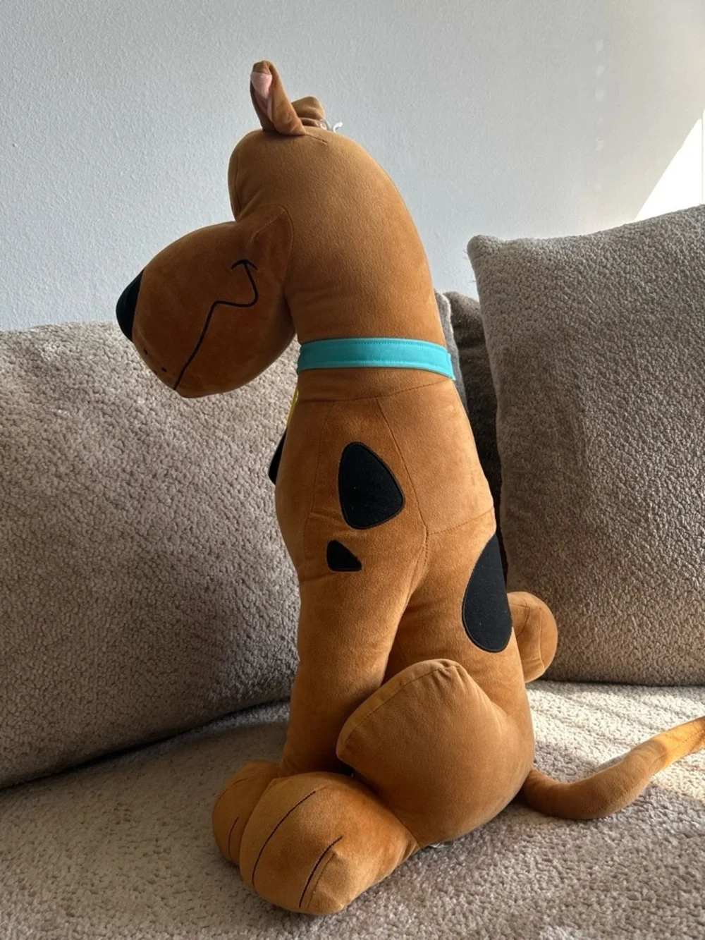 Scooby-Doo Large Plush Toy - Brown with Blue Collar